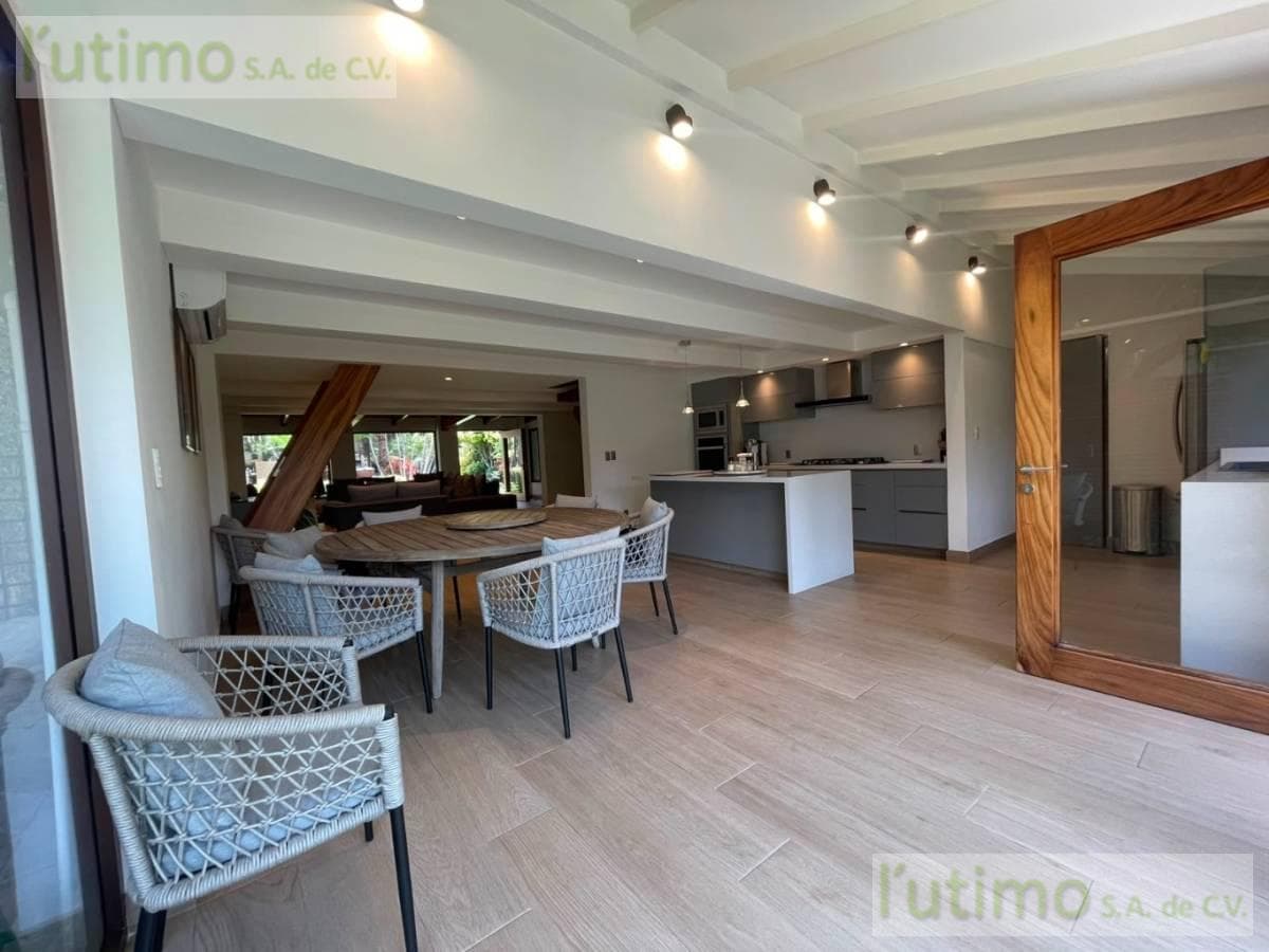 HOUSE IN A PRIME LOCATION IN COLONIA MARAVILLAS, CUERNAVACA
