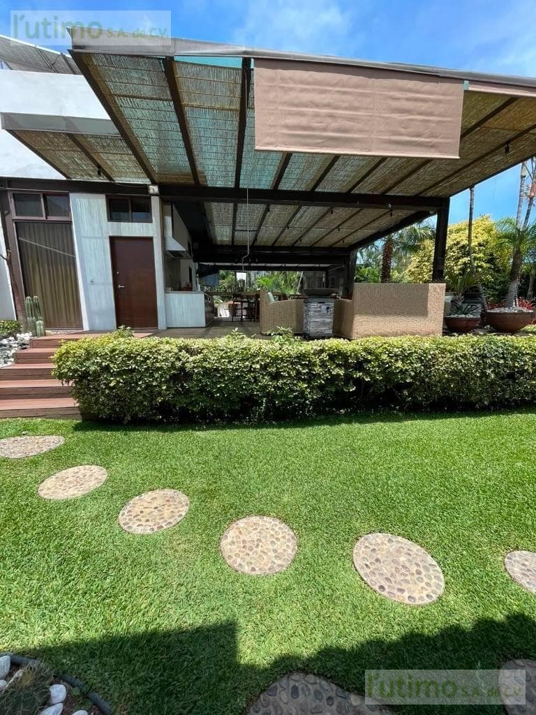 HOUSE IN A PRIME LOCATION IN COLONIA MARAVILLAS, CUERNAVACA
