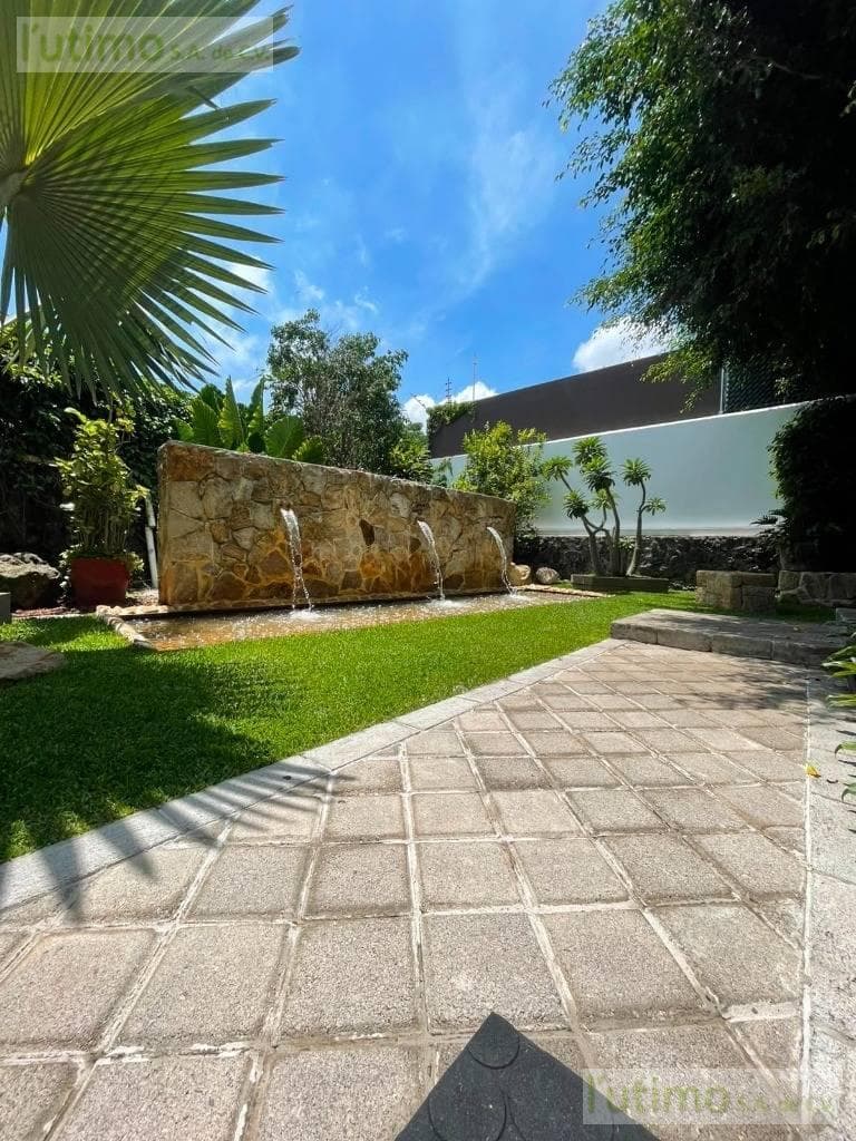 HOUSE IN A PRIME LOCATION IN COLONIA MARAVILLAS, CUERNAVACA