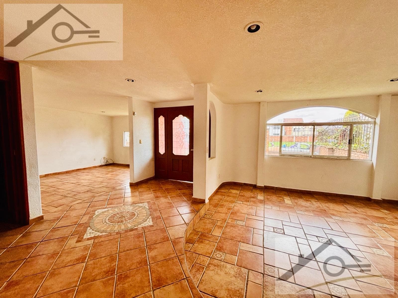 House for rent in Hacienda San José Toluca, near Miguel Alemán Avenue.