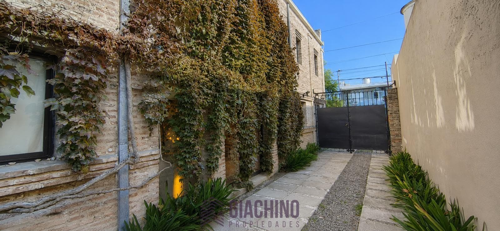 House for Sale in Los Hornos