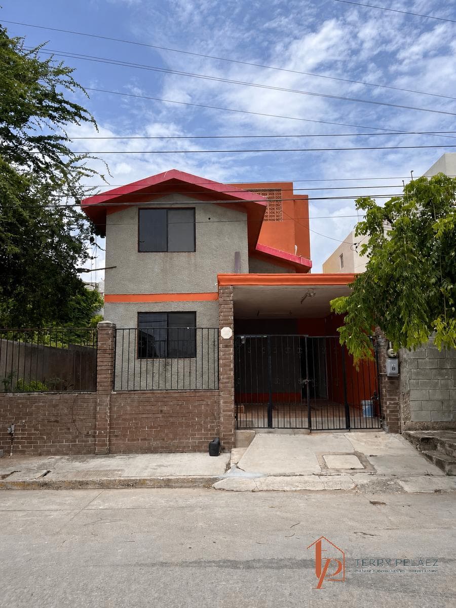HOUSE FOR SALE IN COLONIA JESUS LUNA LUNA