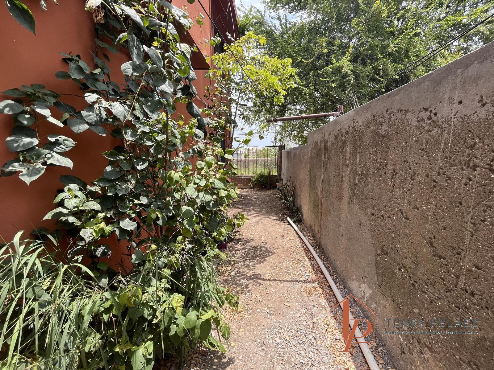 HOUSE FOR SALE IN COLONIA JESUS LUNA LUNA