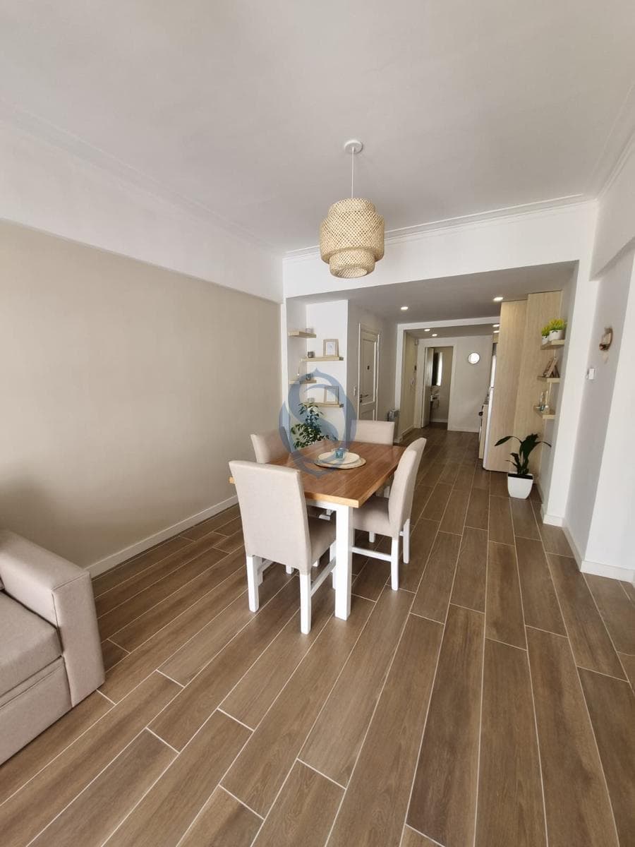 For Sale - Three-room apartment facing the street with a balcony - Moreno 2269