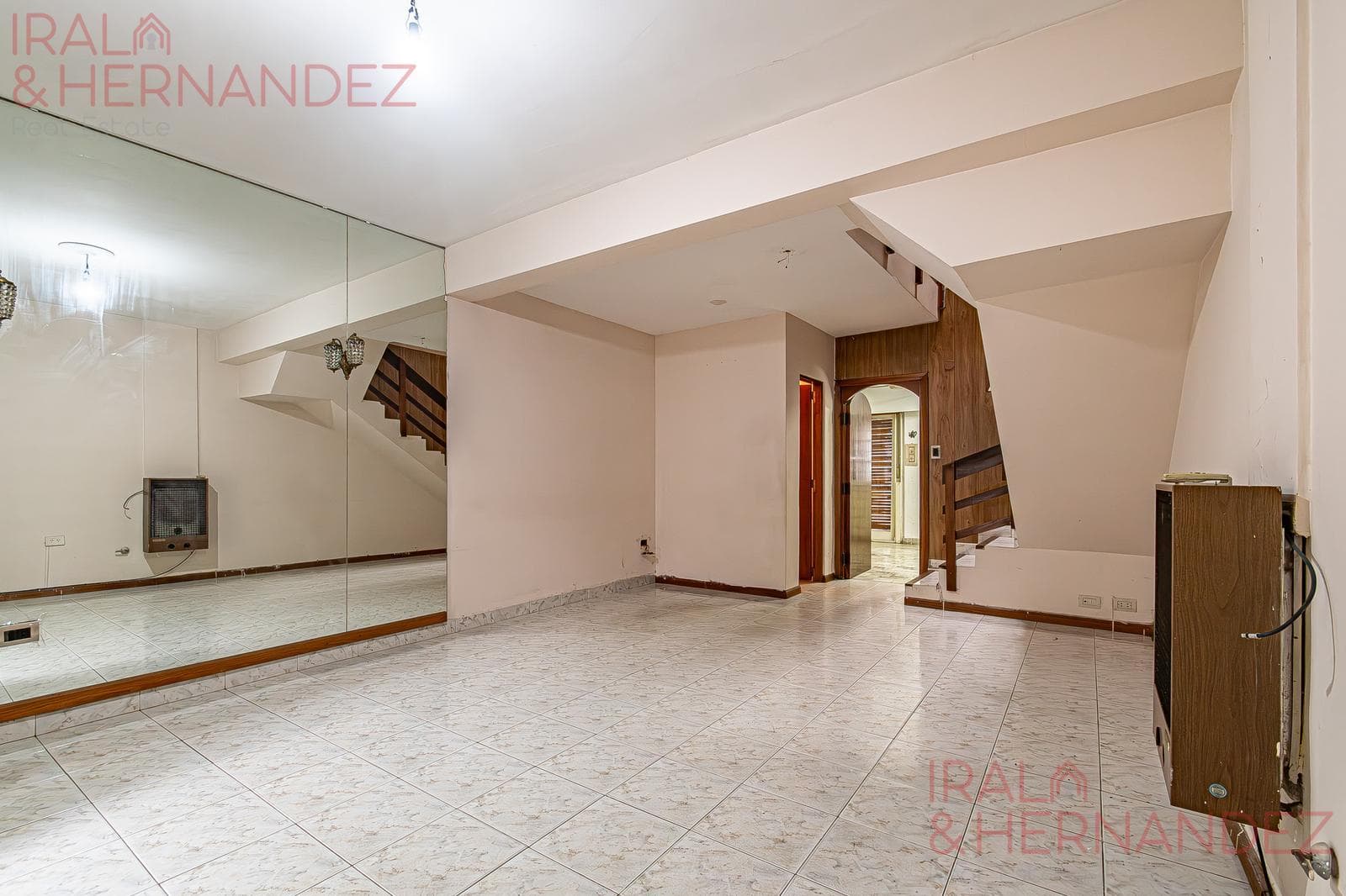 Duplex for Sale in Villa Urquiza with a Patio and Garage