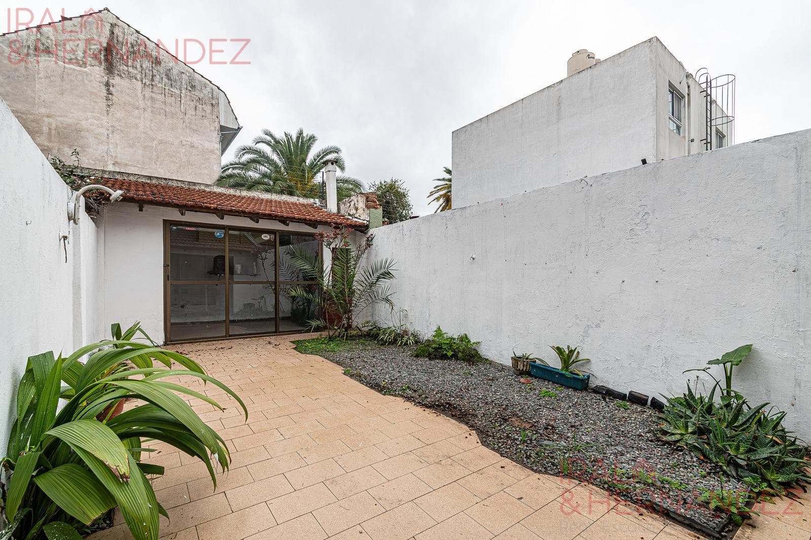 Duplex for Sale in Villa Urquiza with a Patio and Garage