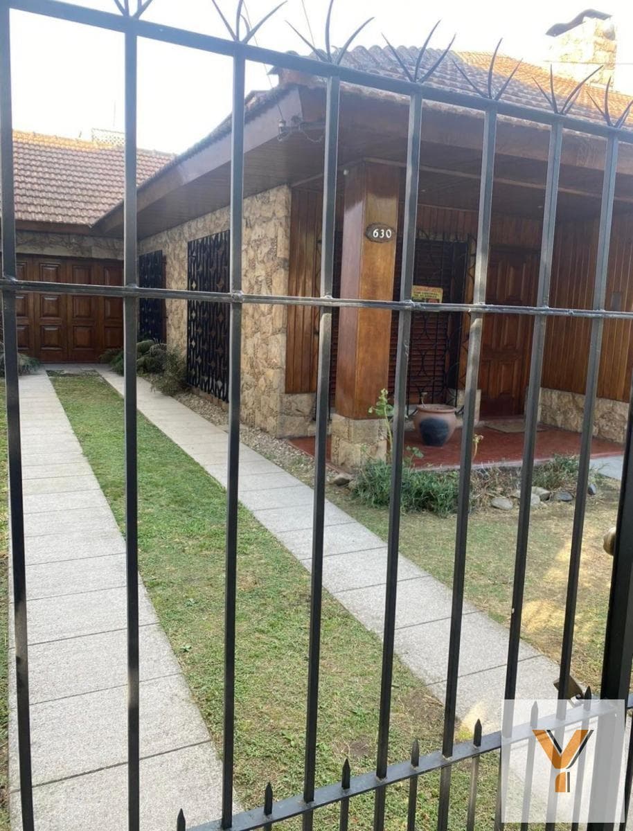 House for Rent - 2 Bedrooms, 1 Bathroom - 400 m - Esteban Echeverría, Monte Grande