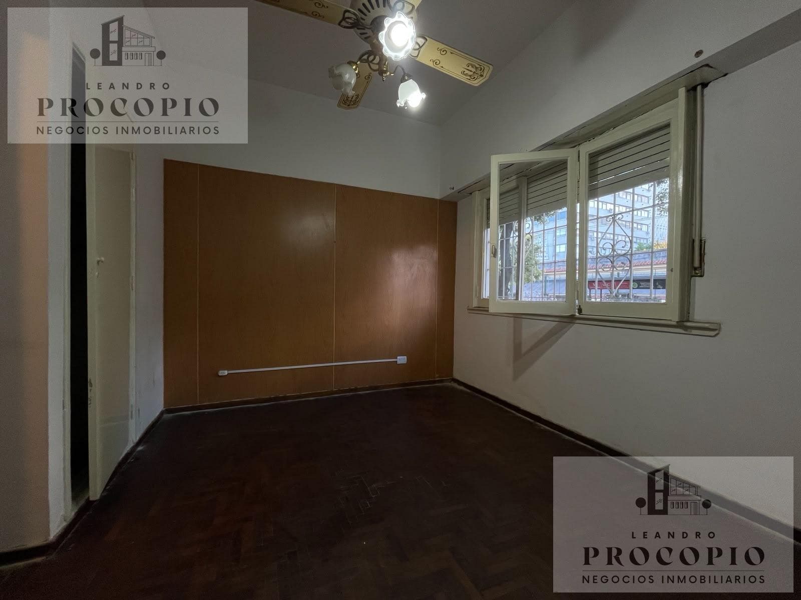 Two-room apartment for sale in downtown Morón
