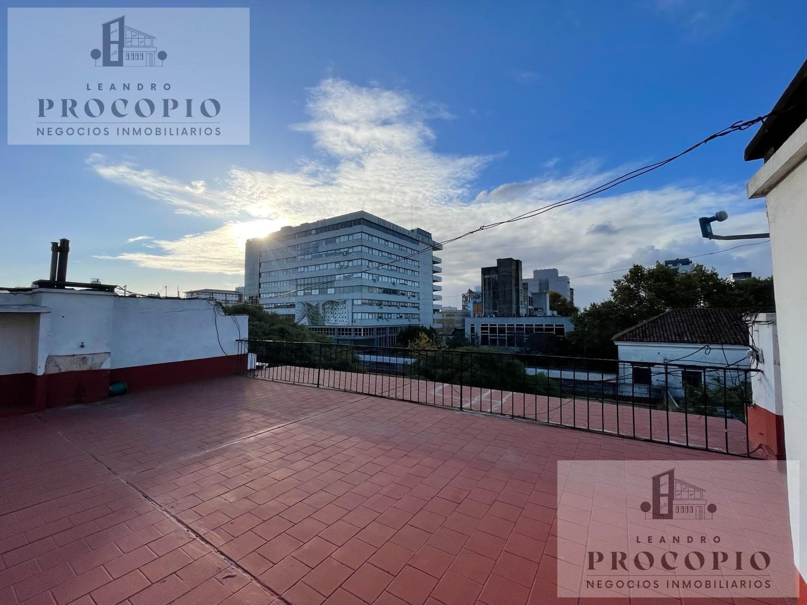 Two-room apartment for sale in downtown Morón