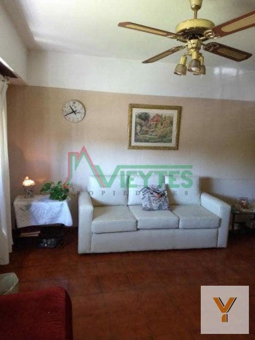 House for Sale - 3 Bedrooms, 2 Bathrooms - 300 meters - Lomas de Zamora (District)