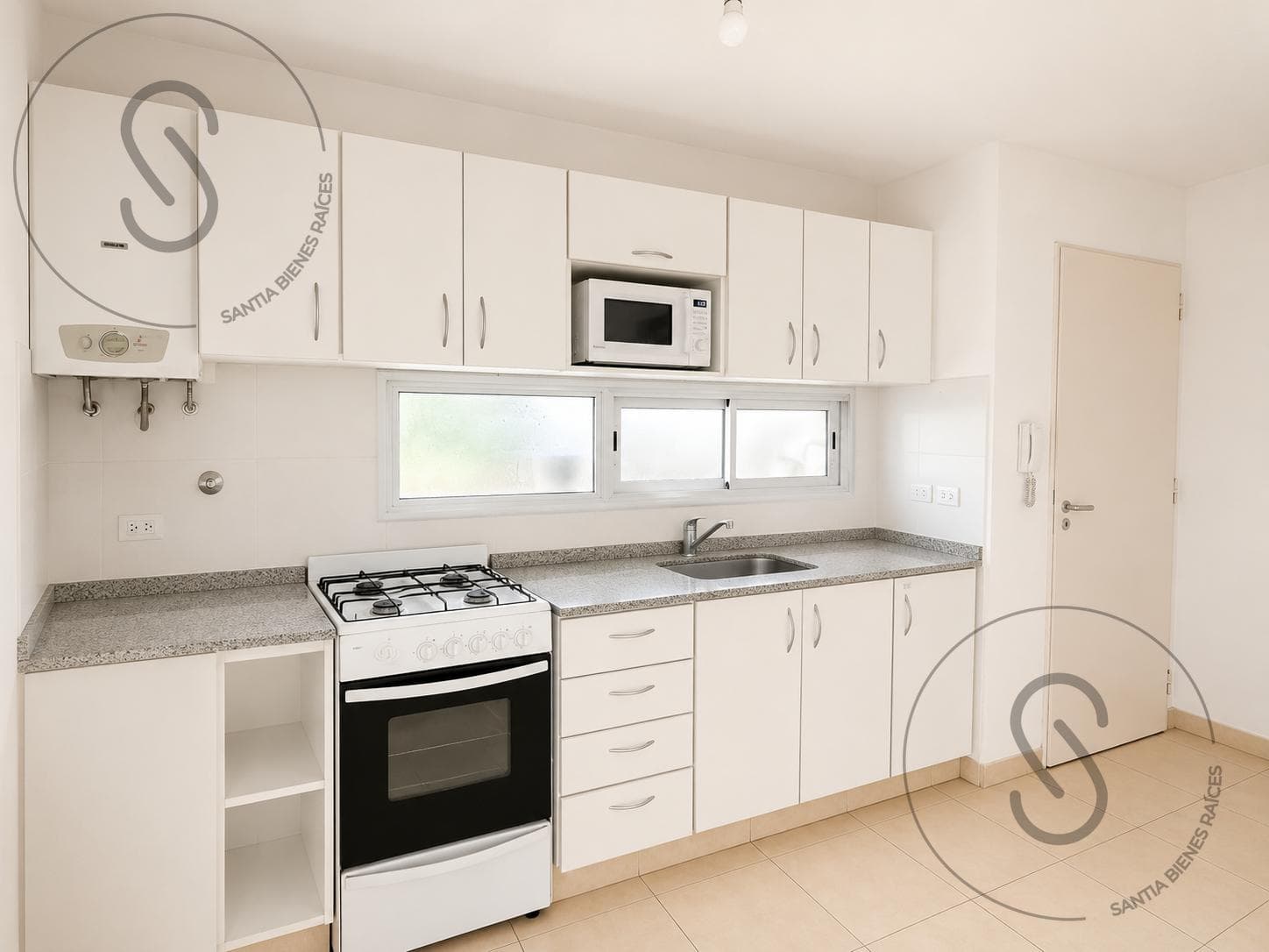 THREE-BEDROOM DUPLEX FOR SALE WITH GARAGE