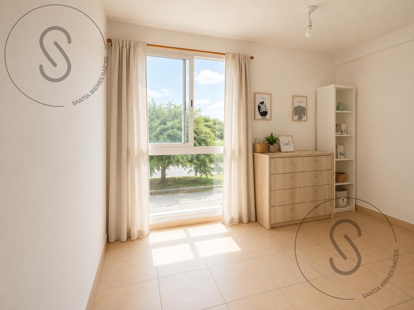 THREE-BEDROOM DUPLEX FOR SALE WITH GARAGE