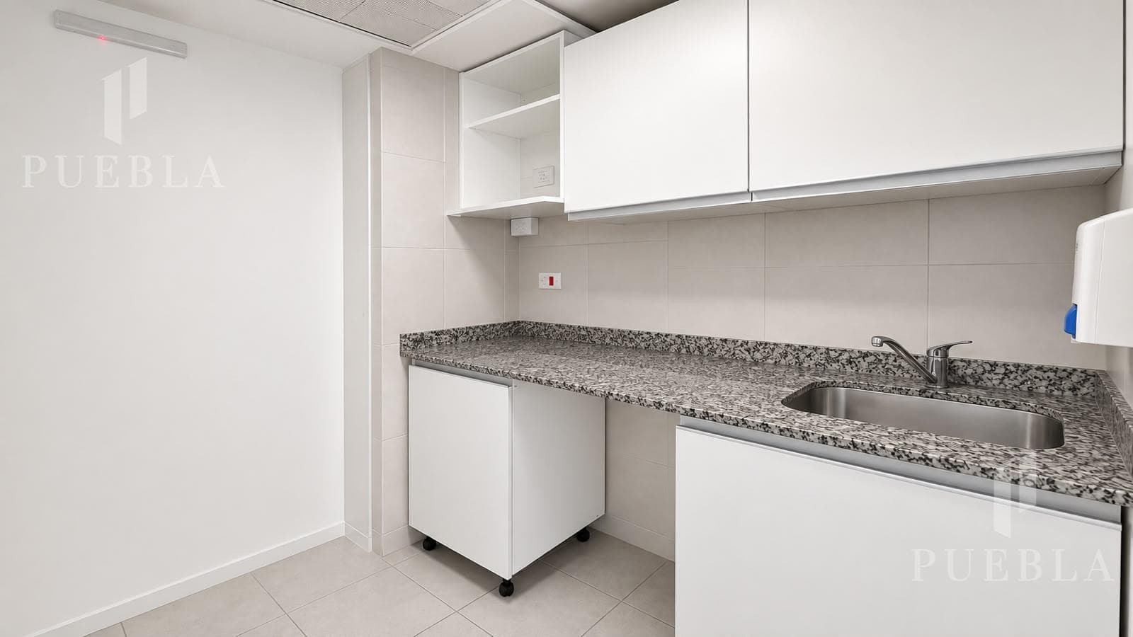 Office for rent with garage - Technology District - Parque Patricios