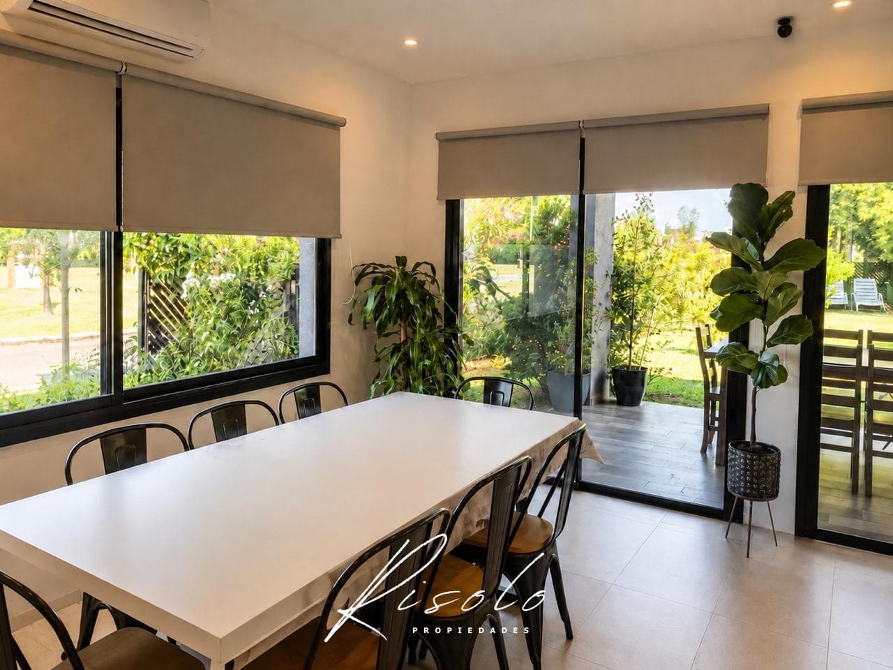 Santa Lucía - Pilar del Este - Modern house with a garden, pool, and terrace