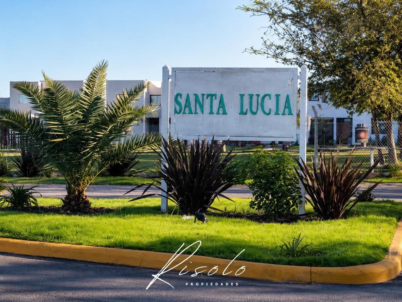 Santa Lucía - Pilar del Este - Modern house with a garden, pool, and terrace