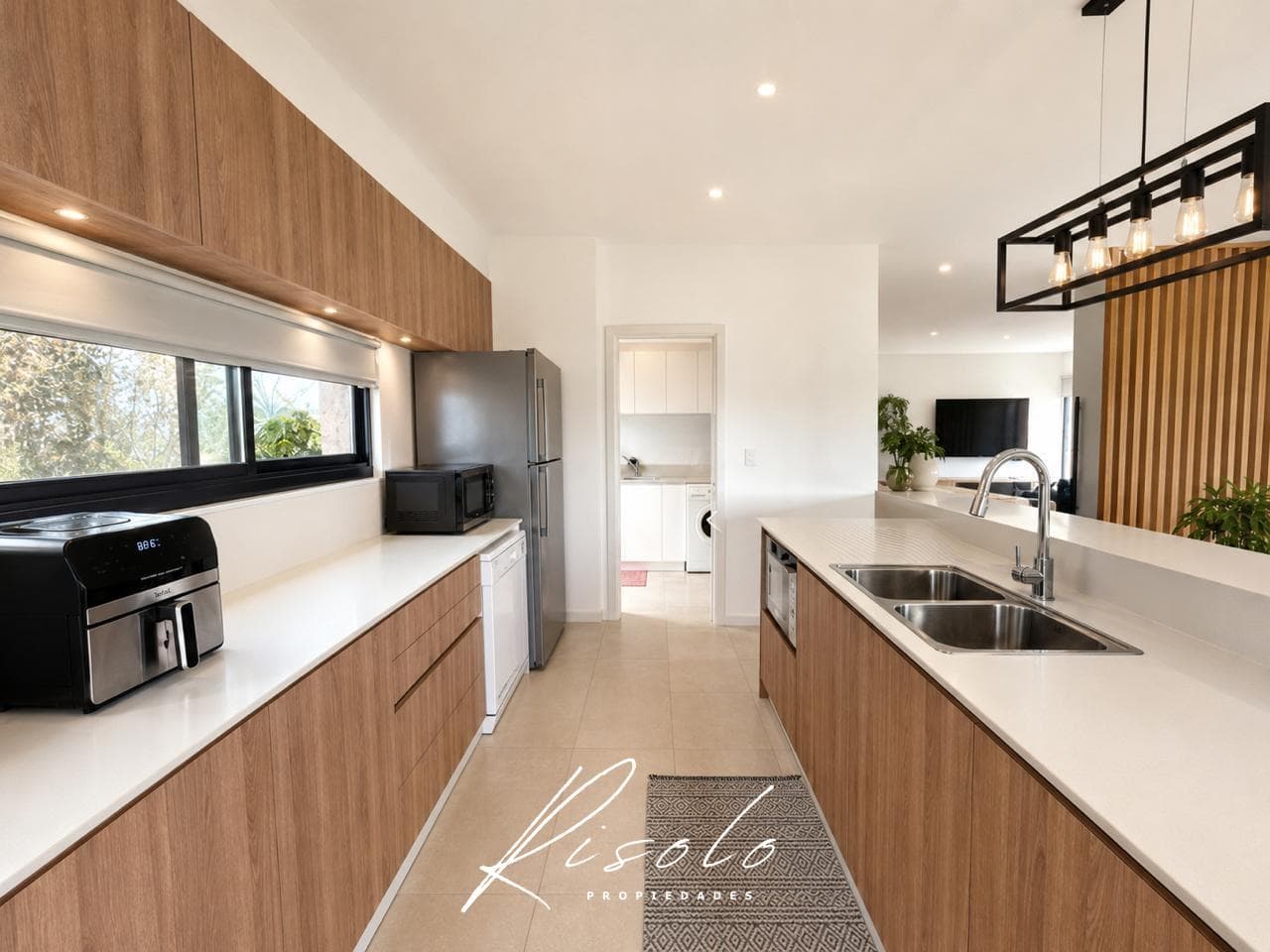 Santa Lucía - Pilar del Este - Modern house with a garden, pool, and terrace
