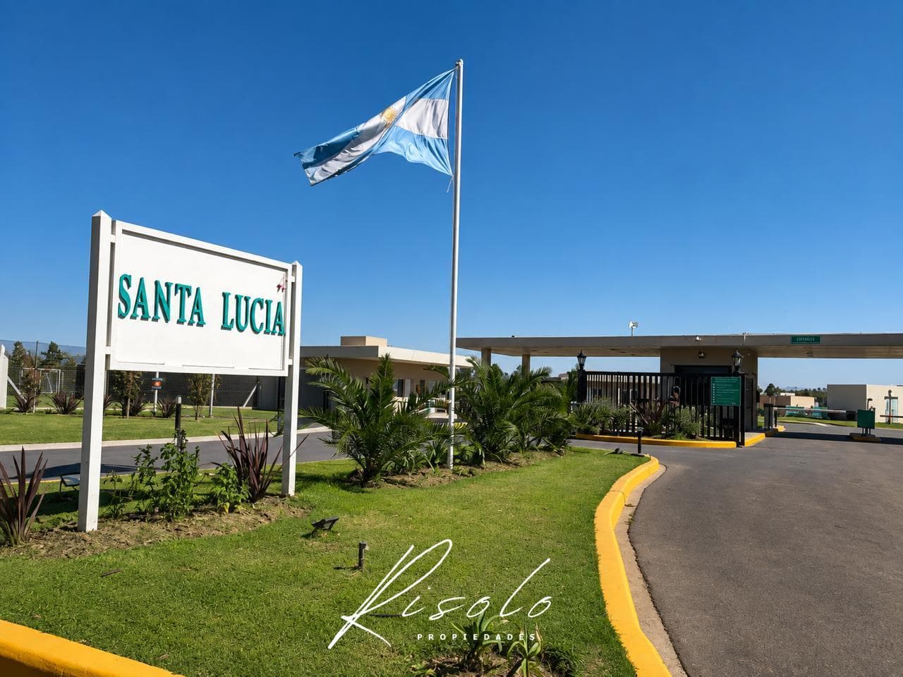 Santa Lucía - Pilar del Este - Modern house with a garden, pool, and terrace