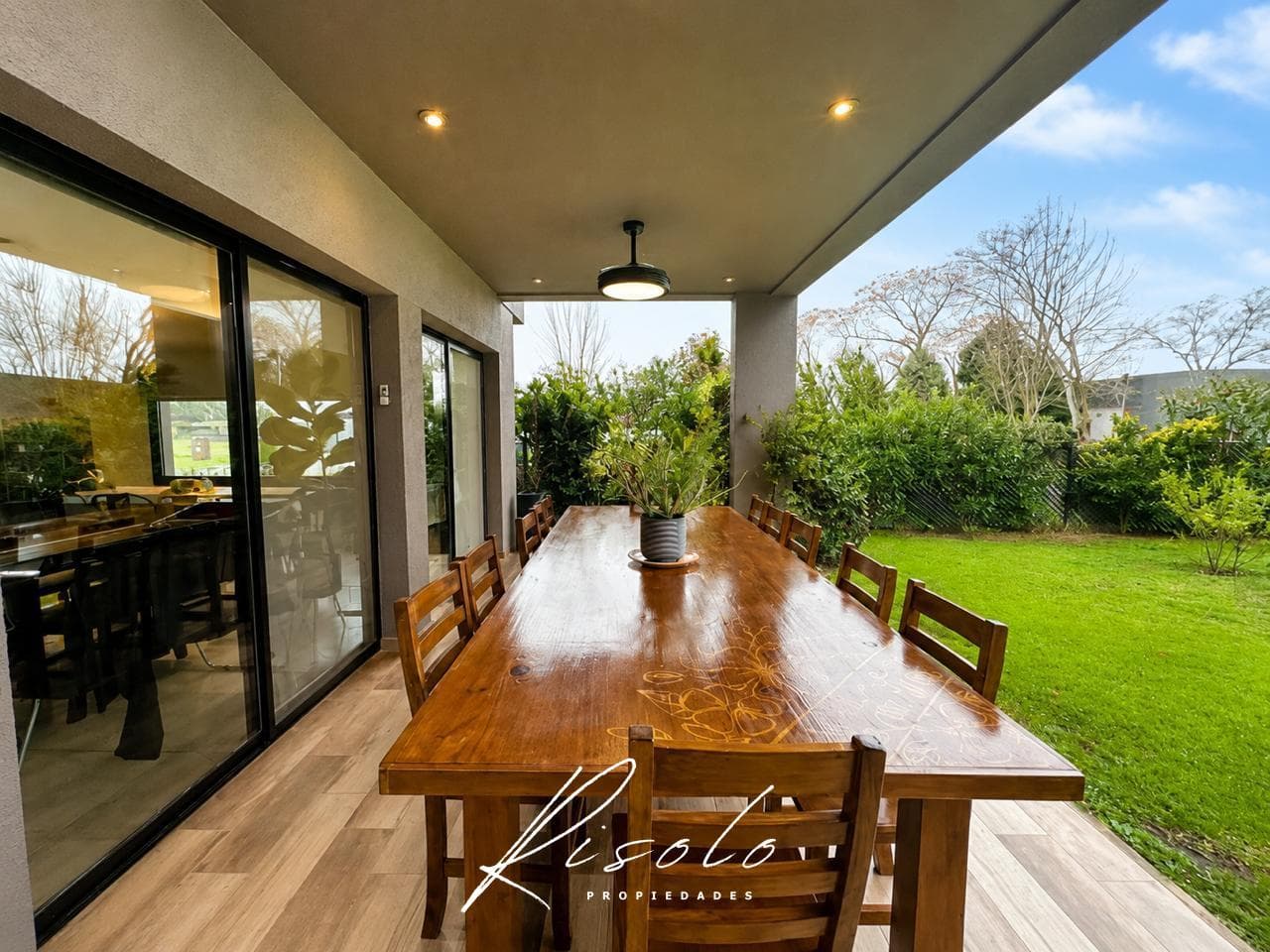 Santa Lucía - Pilar del Este - Modern house with a garden, pool, and terrace