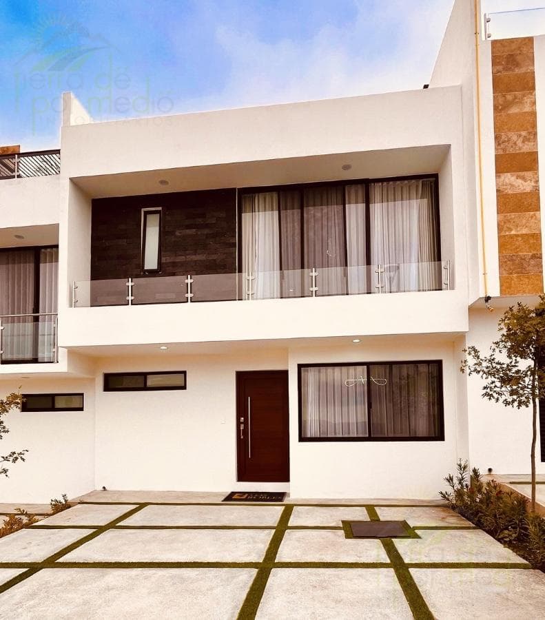 House with Ground-Floor TV Room for Sale, on a Private Street in Zibatá, Querétaro