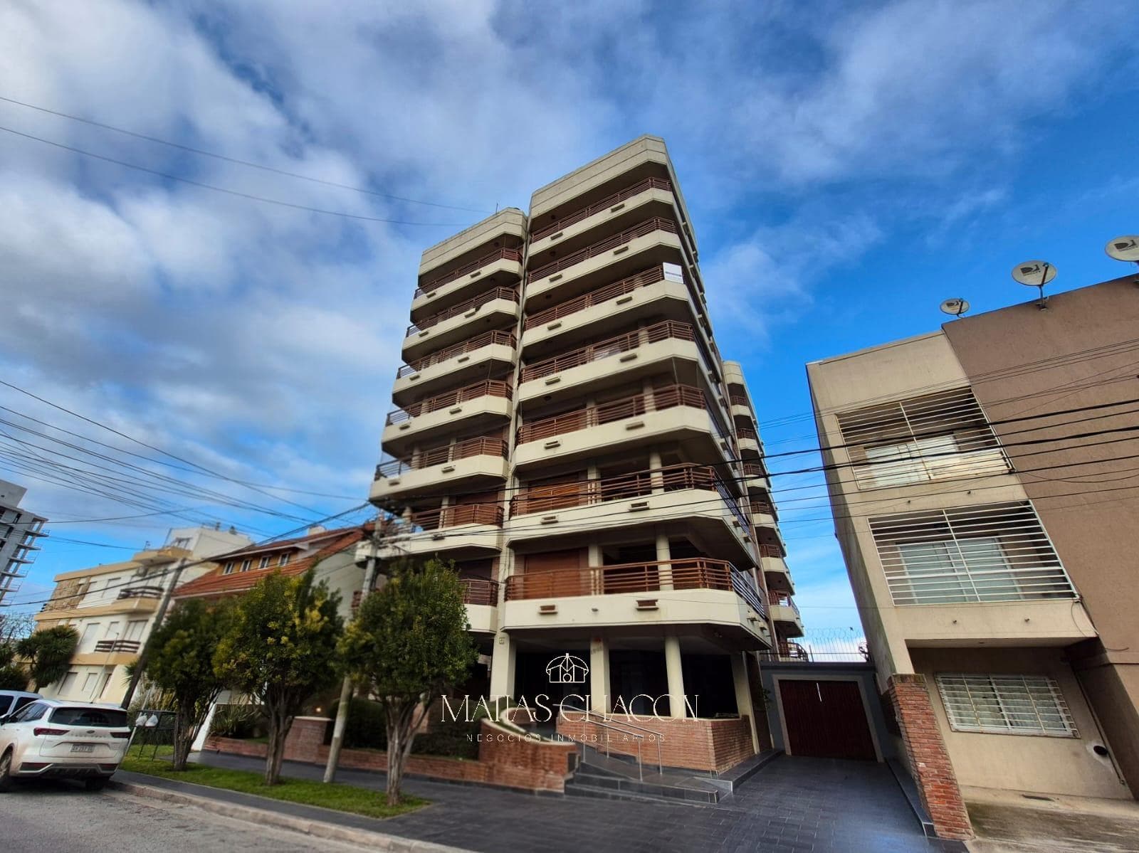 3-room apartment with a balcony, terrace, and attached garage just a few meters from the ocean in Punta Mogotes