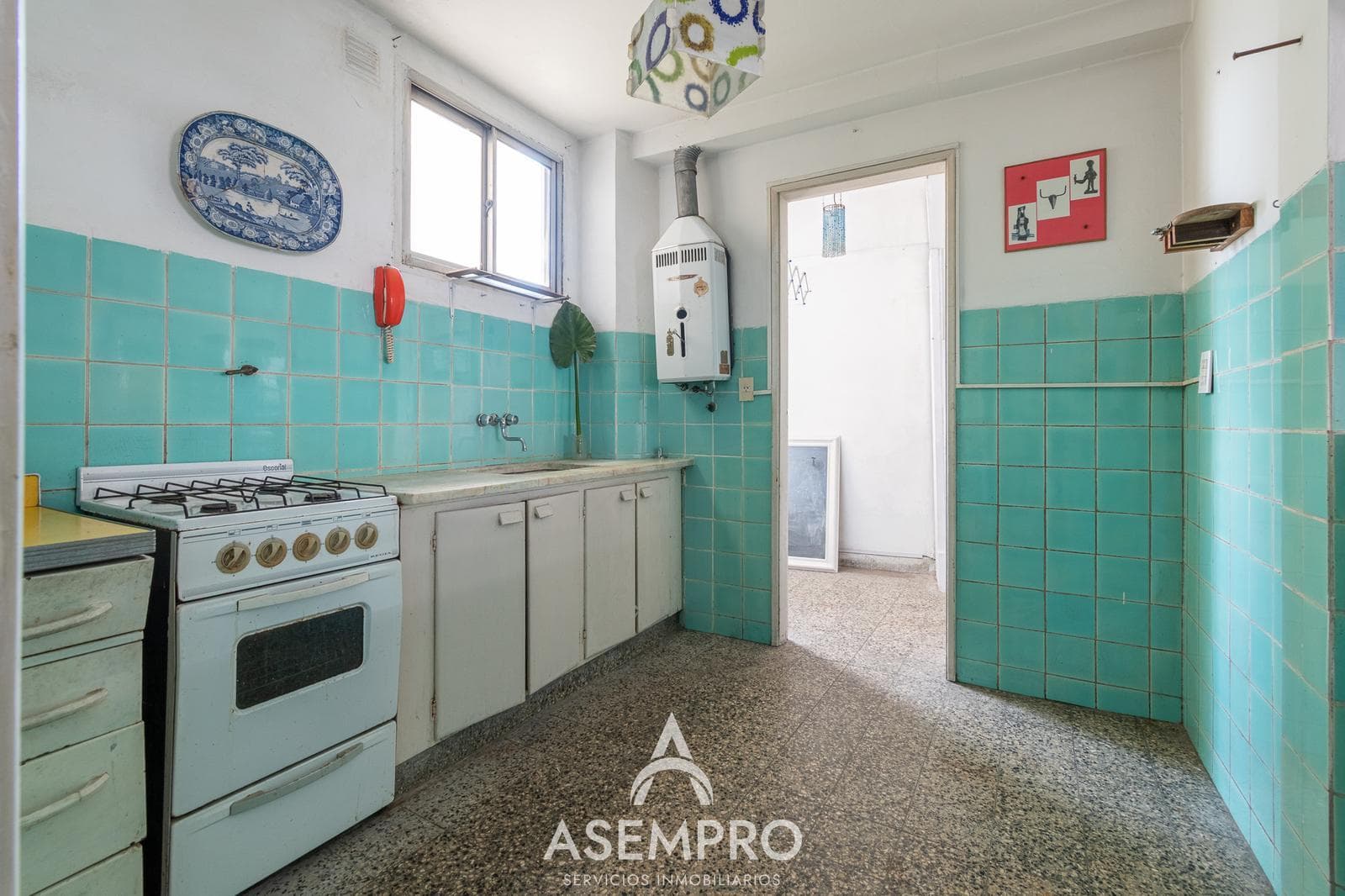 VENTA - 3 amb. a refaccionar - Edificio histórico - Seguridad 24 hs