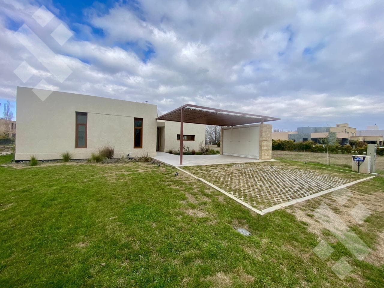 VENTA CASA 4 DORMI - Bº SAUCES DEL LIMAY - NEUQUÉN CAPITAL