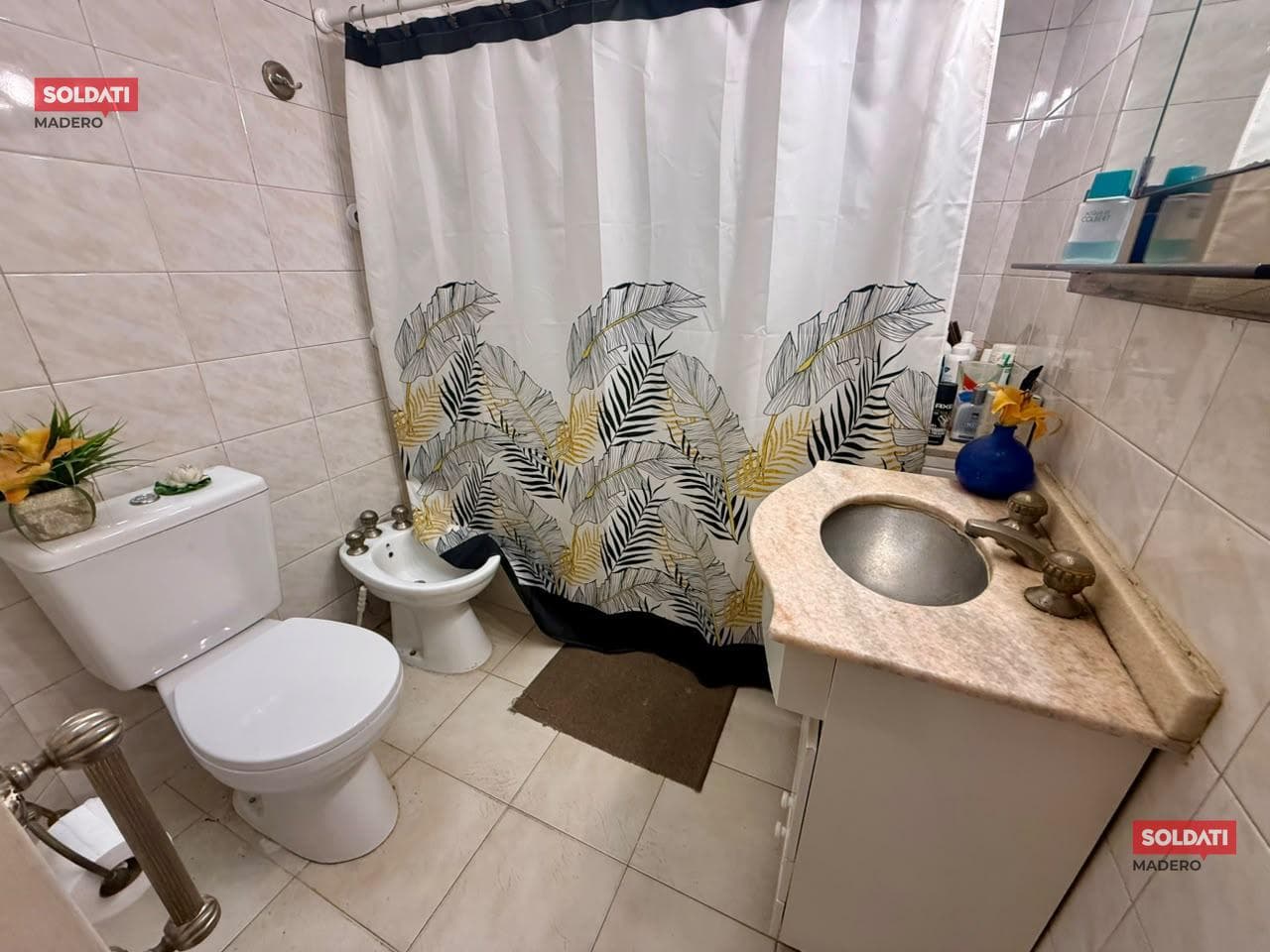 For Sale: 4-room apartment with two bathrooms, barbecue area, and terrace in Barracas