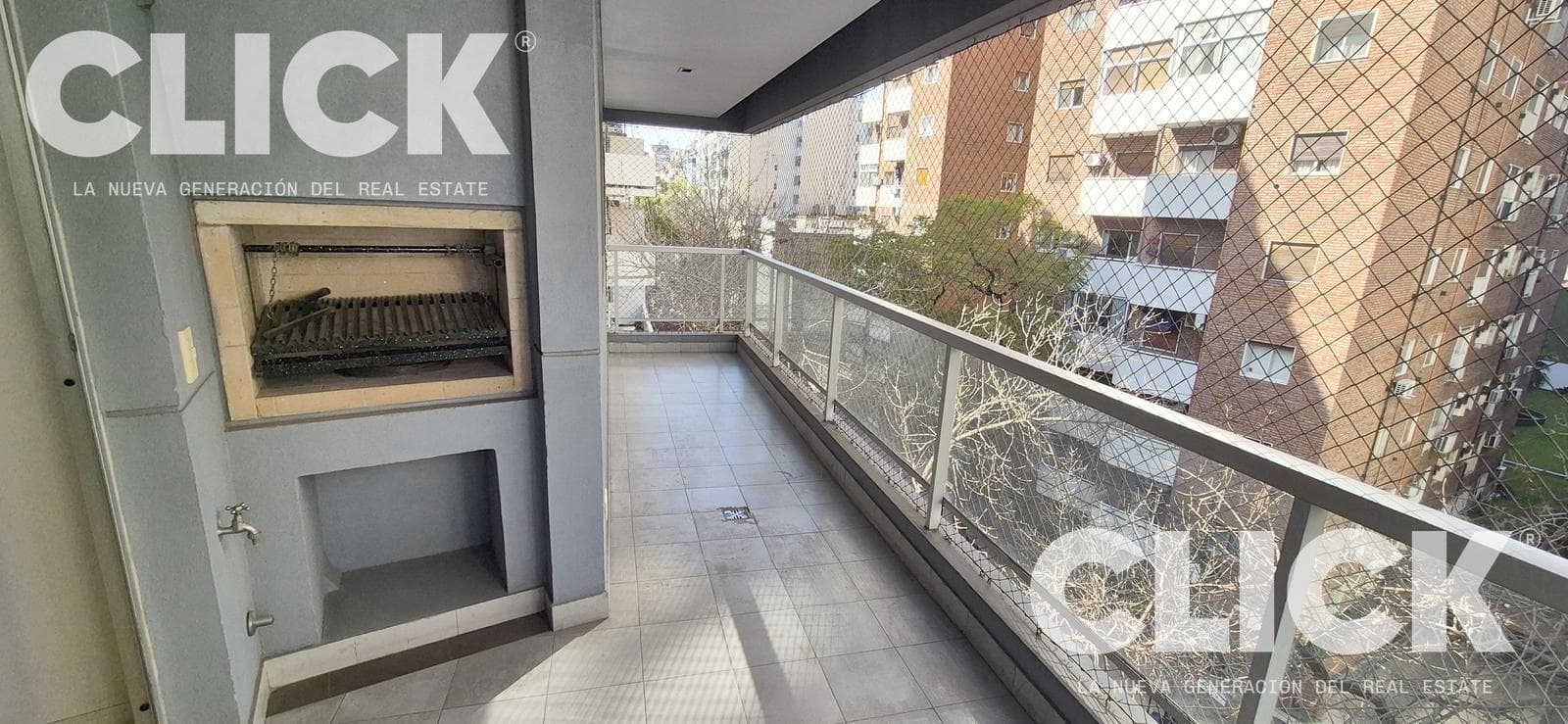 FOR SALE - 4-ROOM APARTMENT - LAUNDRY ROOM - STAFF QUARTERS - GARAGE - AMENITIES - PALERMO