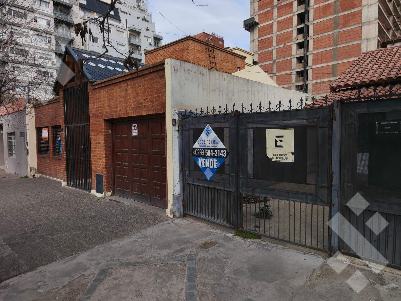 FOR SALE: 700 m² Lot Suitable for Development - Downtown Neuquén