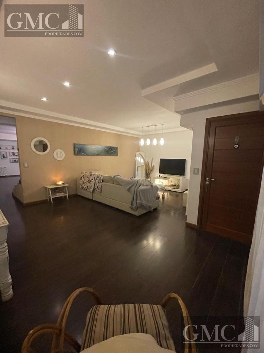 6-room house in San Carlos