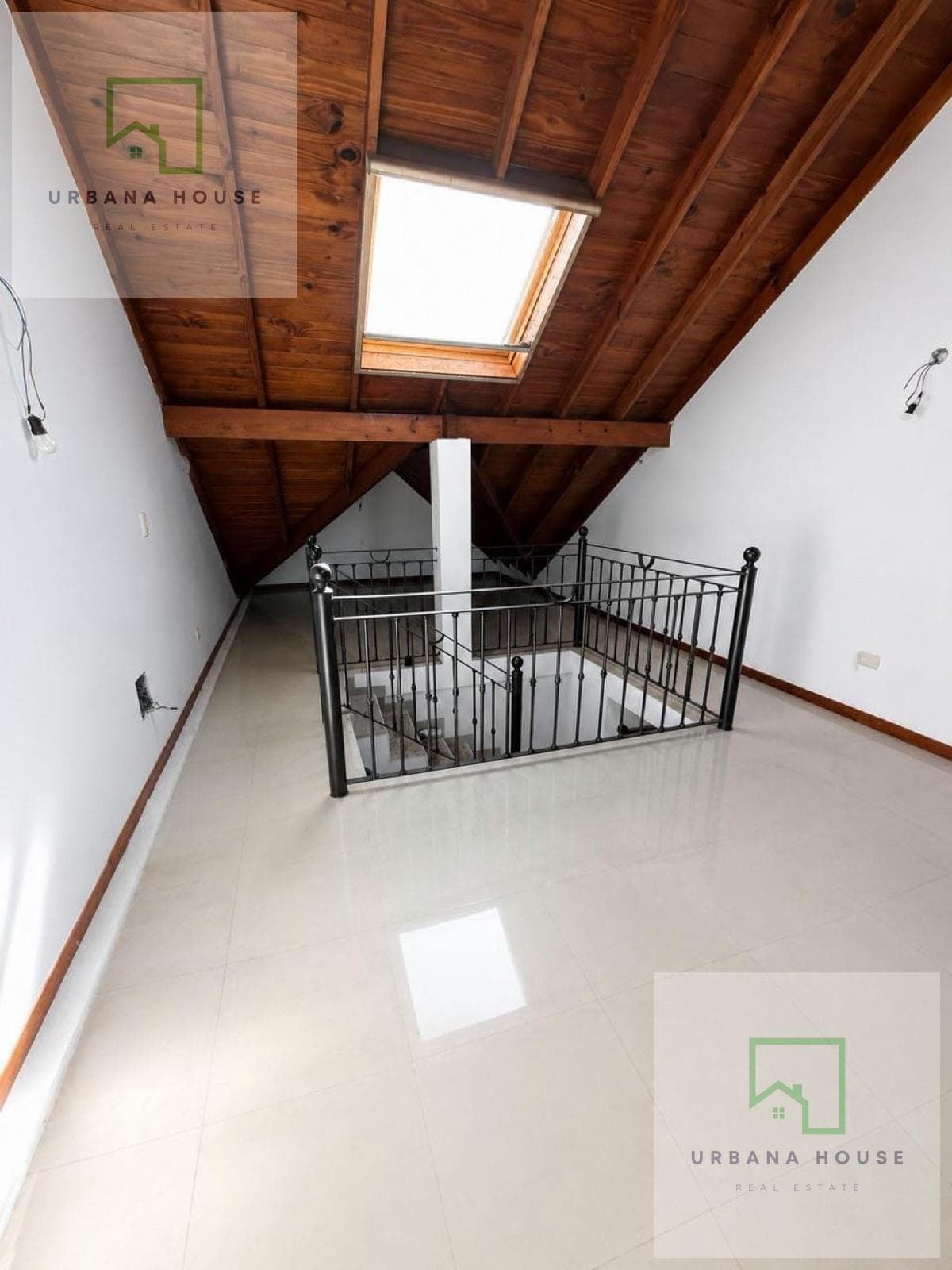 House in Alcanfores - For Sale - Financing: 40%