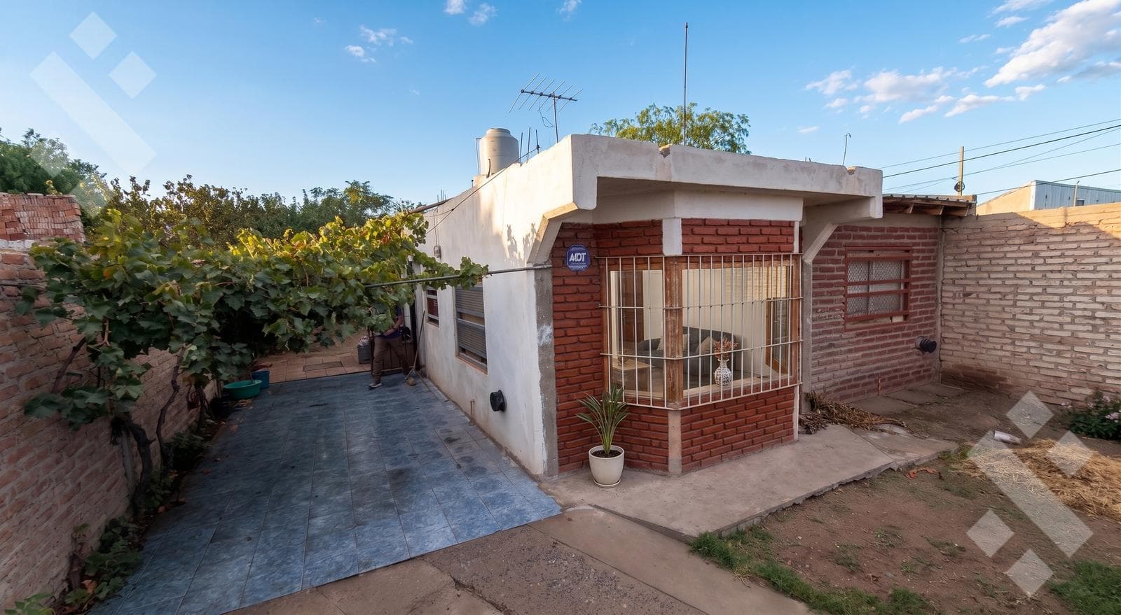 For Sale | 2-Bedroom House | Downtown Area | Centenario
