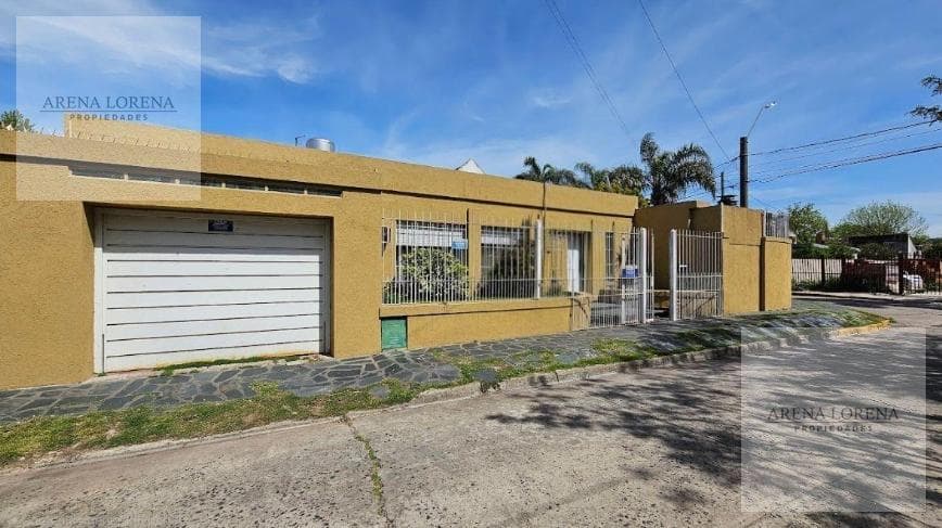Casa 4 Ambientes en Venta Con Pileta en Ituzaingó Norte