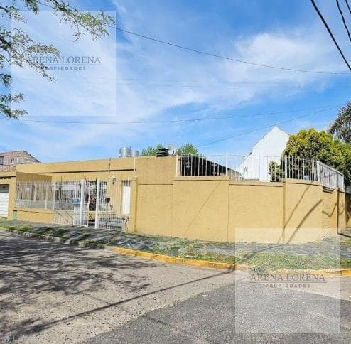 Casa 4 Ambientes en Venta Con Pileta en Ituzaingó Norte