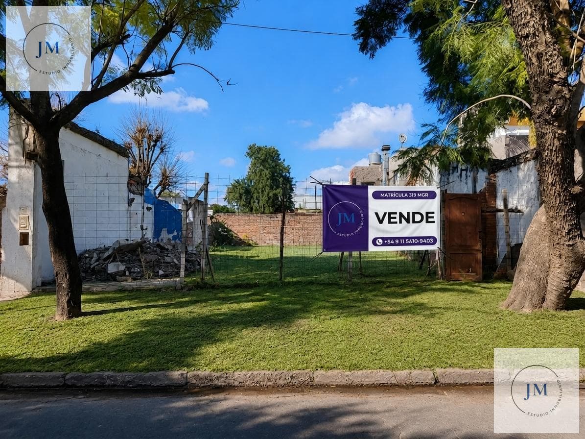 Opportunity: Land for sale in Hurlingham, at the corner of Williams and Wagner Streets, with running water and sewer service