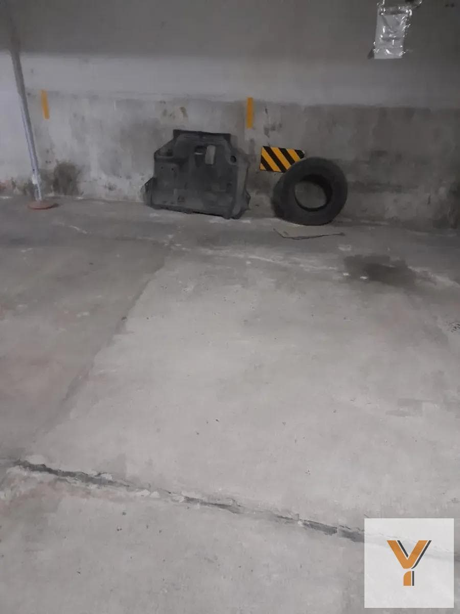 Garage for Sale - - 9 meters - Recoleta