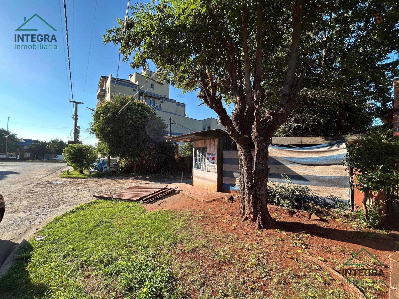 Lot for sale, measuring 15 × 30 m (450 m²)