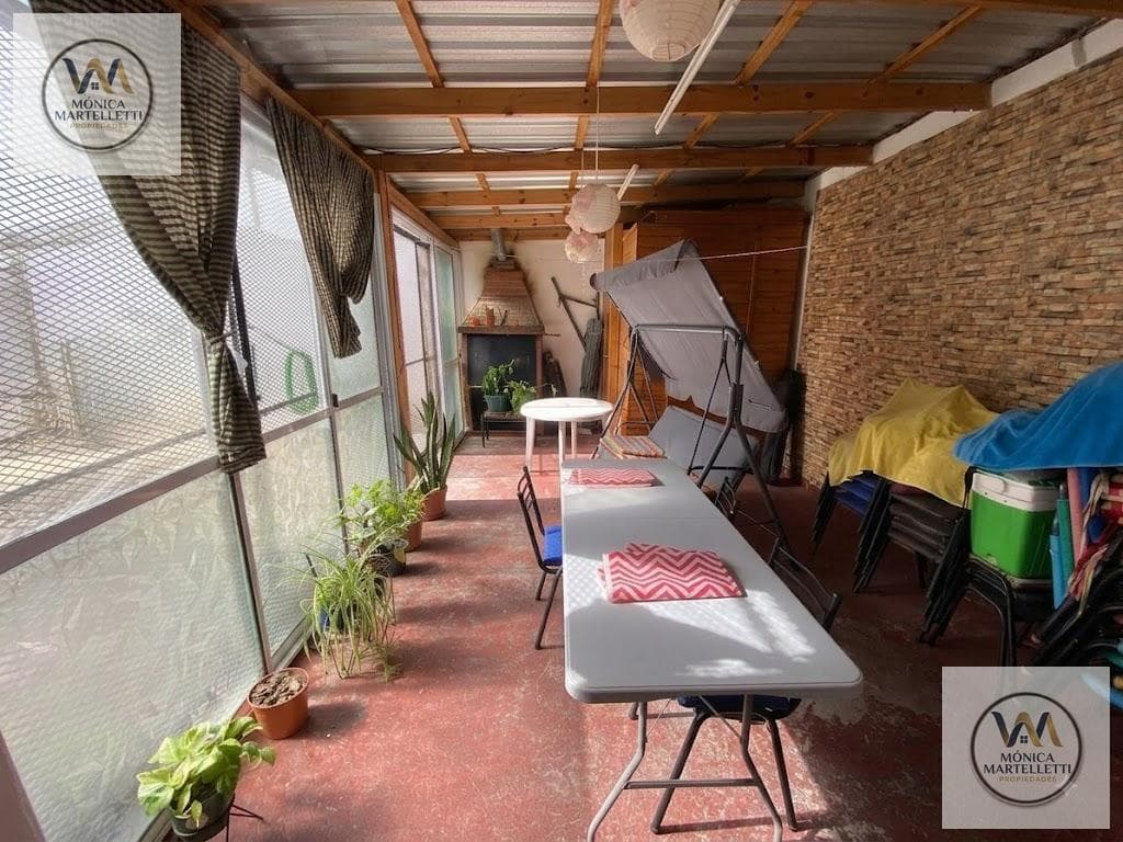 3-ROOM HOUSE IN CASTELAR NORTE 2 BEDROOMS WITH GARAGES