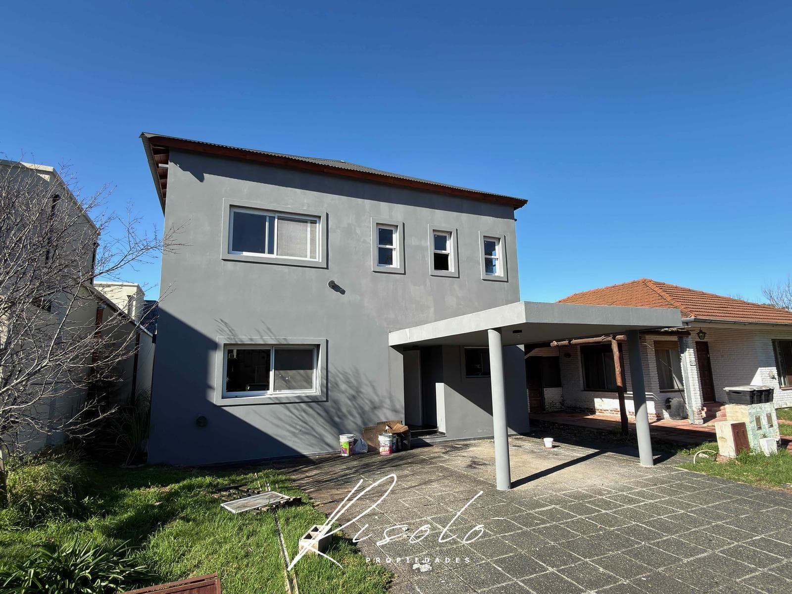 House for Sale in a Gated Community in Escobar. Bedrooms, Barbecue.