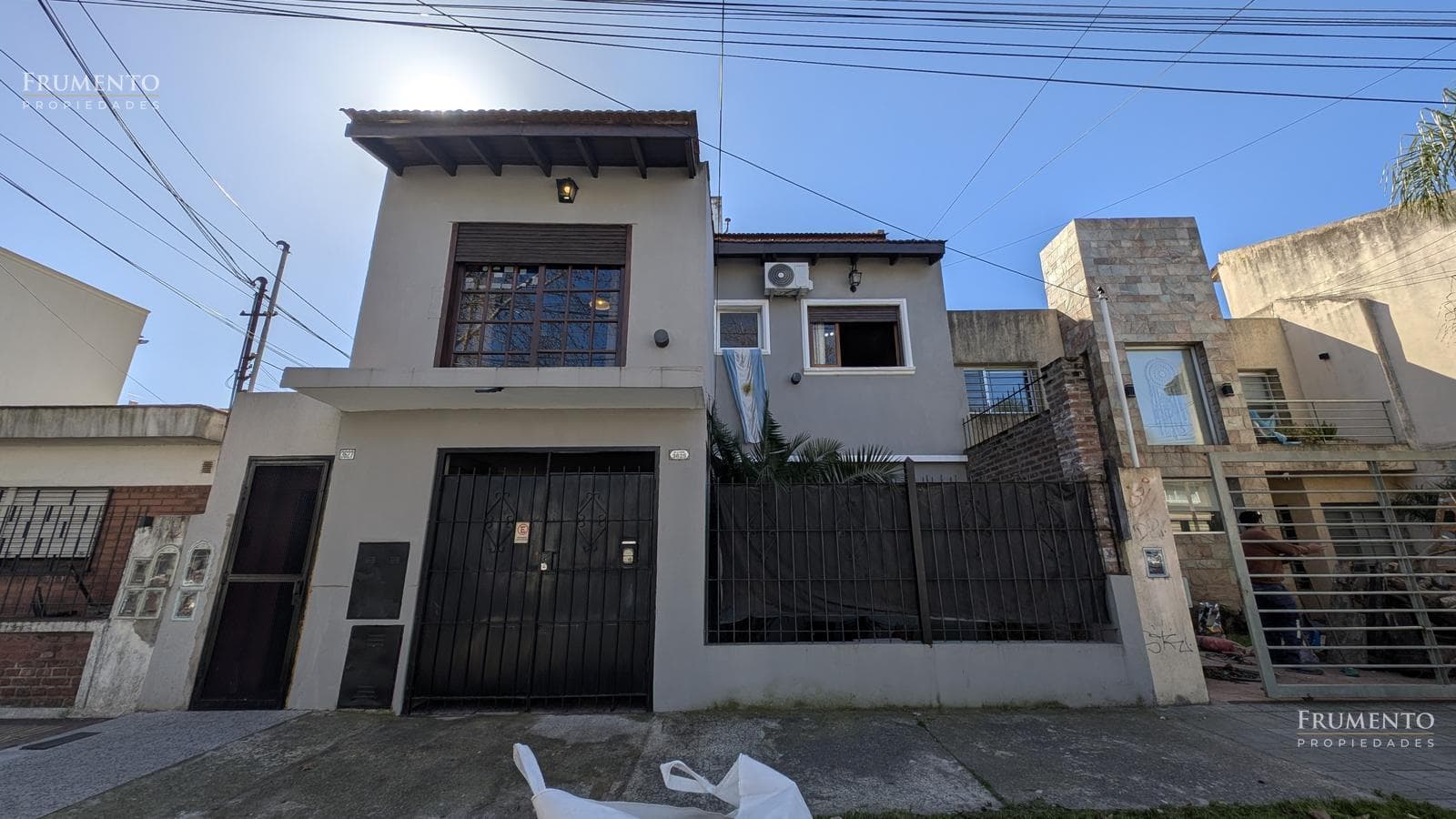 8-Room Home on 3 Floors with a Garden, Grill, and Garage in Villa Ballester