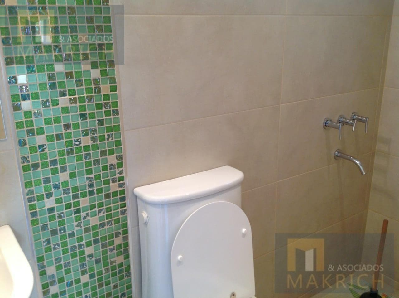 FOR RENT: 3-bedroom house with a pool - Manzanar Neighborhood