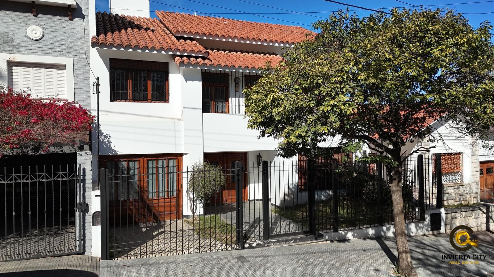 House for sale in Cofico: 4 bedrooms and a pool.