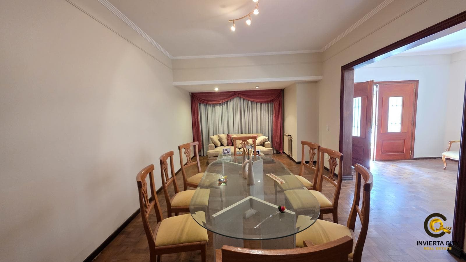 House for sale in Cofico: 4 bedrooms and a pool.