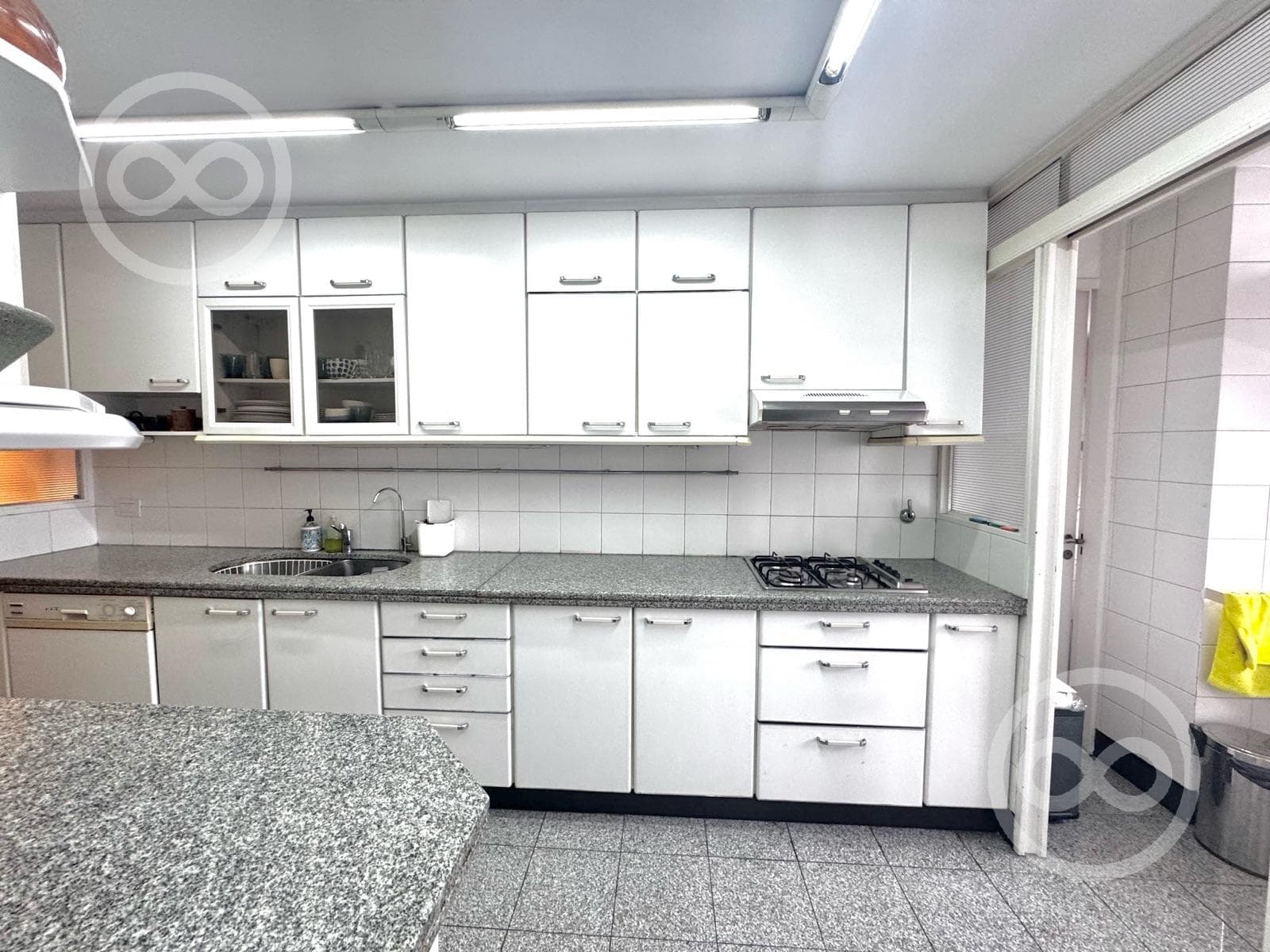 Piso en venta Retiro Recoleta Altisimo 3 dormitorios Cochera Amenities