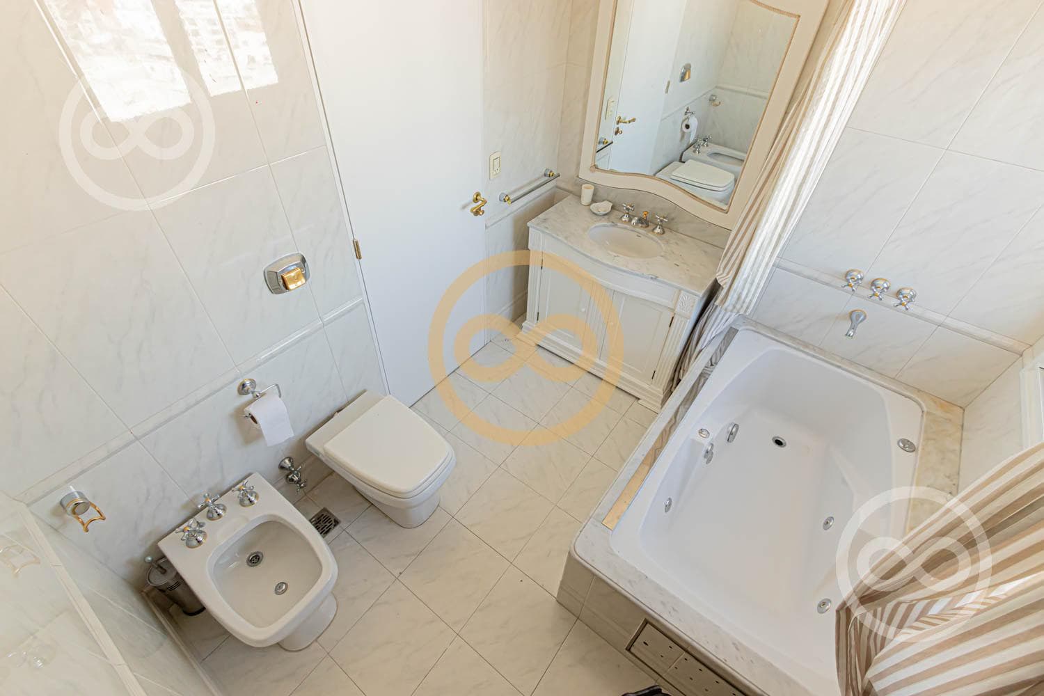 Departamento en venta Retiro Recoleta 3/4 dormitorios en suite 2 cocheras Altisimo Pileta