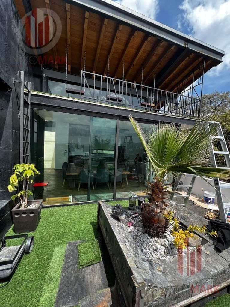 Spectacular House for Sale in Loma de Valle Escondido