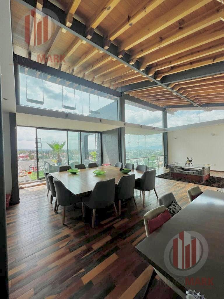 Spectacular House for Sale in Loma de Valle Escondido