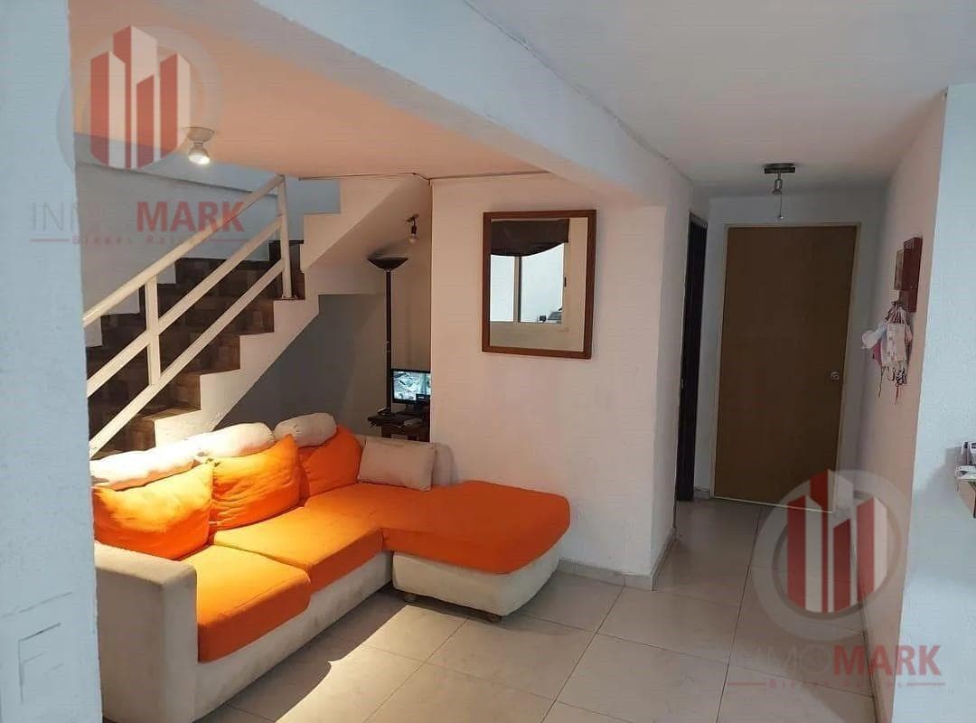 Opportunity: House for Sale in San Juan de Aragón, 3 Levels