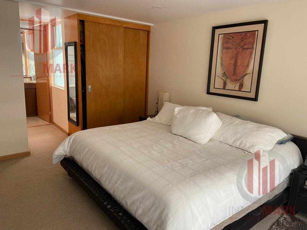 House for Sale in the Colonia del Valle Condominium Complex