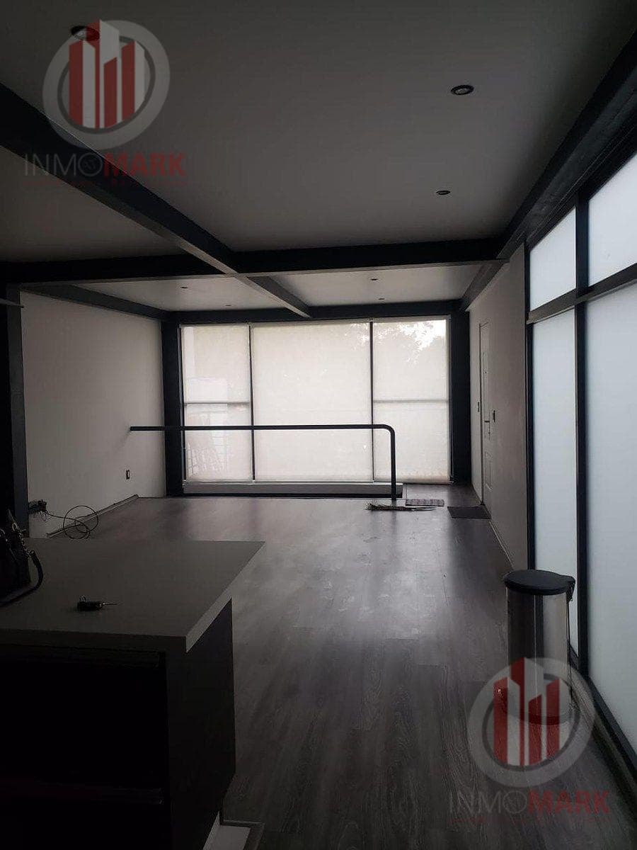 Two-Story Apartment for Sale in the 7 de Noviembre Neighborhood—In Pristine Condition!